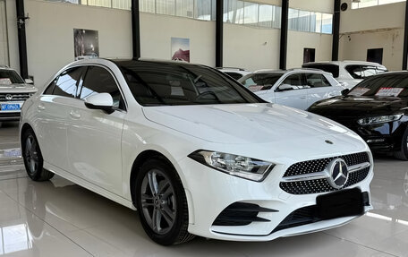 Mercedes-Benz A-Класс, 2021 год, 2 000 000 рублей, 2 фотография