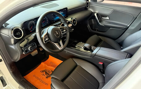 Mercedes-Benz A-Класс, 2021 год, 2 000 000 рублей, 6 фотография