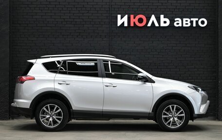 Toyota RAV4, 2016 год, 2 490 000 рублей, 9 фотография