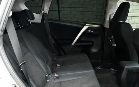 Toyota RAV4, 2016 год, 2 490 000 рублей, 16 фотография