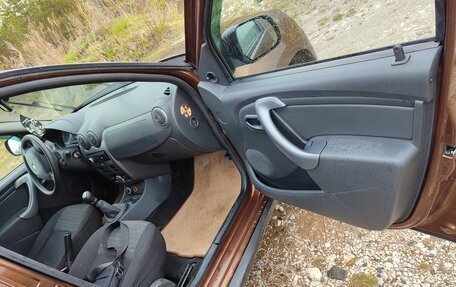 Dacia Duster I рестайлинг, 2010 год, 800 000 рублей, 8 фотография