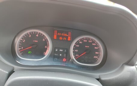Dacia Duster I рестайлинг, 2010 год, 800 000 рублей, 22 фотография