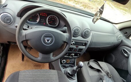 Dacia Duster I рестайлинг, 2010 год, 800 000 рублей, 23 фотография