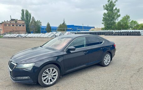 Skoda Superb III рестайлинг, 2022 год, 2 250 000 рублей, 2 фотография