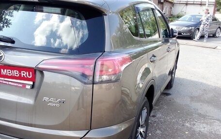 Toyota RAV4, 2018 год, 2 250 000 рублей, 6 фотография