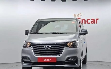 Hyundai Grand Starex Grand Starex I рестайлинг 2, 2021 год, 1 637 398 рублей, 3 фотография