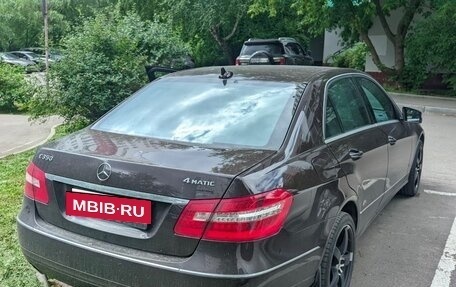 Mercedes-Benz E-Класс, 2011 год, 1 850 000 рублей, 3 фотография
