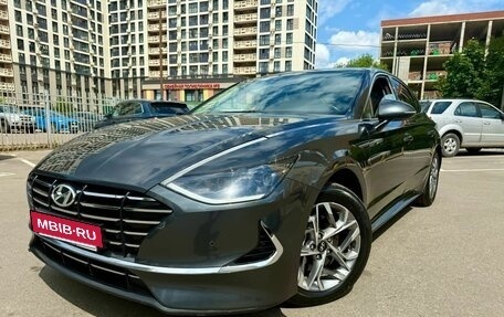Hyundai Sonata VIII, 2020 год, 2 800 000 рублей, 2 фотография
