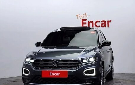 Volkswagen T-Roc I, 2022 год, 2 413 977 рублей, 3 фотография