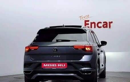Volkswagen T-Roc I, 2022 год, 2 413 977 рублей, 4 фотография
