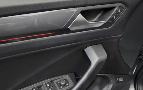 Volkswagen T-Roc I, 2022 год, 2 413 977 рублей, 14 фотография