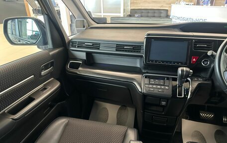 Honda Stepwgn IV, 2016 год, 2 399 000 рублей, 14 фотография