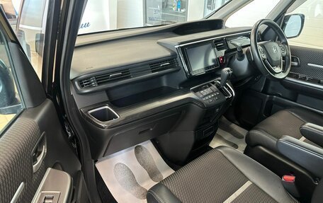 Honda Stepwgn IV, 2016 год, 2 399 000 рублей, 12 фотография