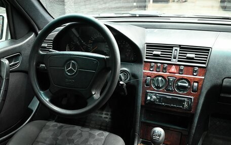 Mercedes-Benz C-Класс, 2000 год, 320 000 рублей, 12 фотография