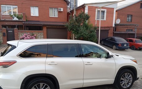Toyota Highlander III, 2014 год, 2 850 000 рублей, 3 фотография