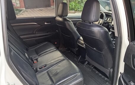 Toyota Highlander III, 2014 год, 2 850 000 рублей, 6 фотография