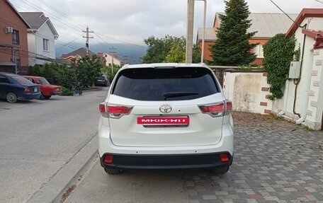 Toyota Highlander III, 2014 год, 2 850 000 рублей, 4 фотография