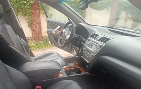 Toyota Camry, 2011 год, 1 550 000 рублей, 2 фотография