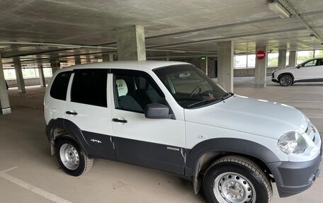 Chevrolet Niva I рестайлинг, 2016 год, 780 000 рублей, 4 фотография
