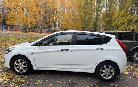 Hyundai Solaris II рестайлинг, 2015 год, 870 000 рублей, 2 фотография