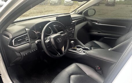 Toyota Camry, 2021 год, 3 500 000 рублей, 4 фотография