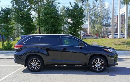Toyota Highlander III, 2019 год, 4 210 500 рублей, 5 фотография