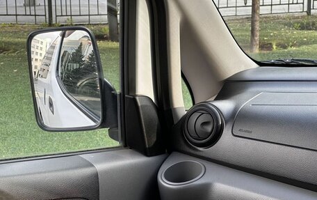 Nissan NV200, 2017 год, 1 700 000 рублей, 22 фотография