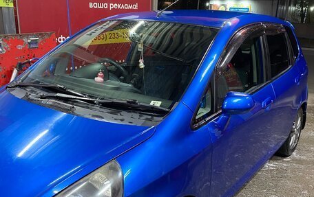 Honda Fit III, 2003 год, 525 000 рублей, 2 фотография