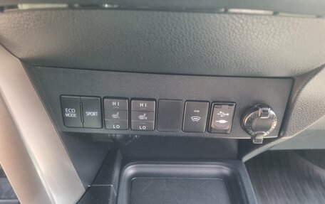 Toyota RAV4, 2016 год, 1 710 000 рублей, 12 фотография