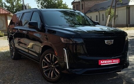 Cadillac Escalade V, 2023 год, 15 700 000 рублей, 3 фотография