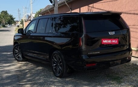 Cadillac Escalade V, 2023 год, 15 700 000 рублей, 10 фотография
