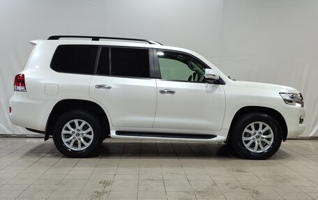 Toyota Land Cruiser 200, 2018 год, 6 500 000 рублей, 4 фотография