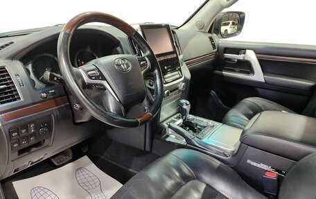 Toyota Land Cruiser 200, 2018 год, 6 500 000 рублей, 16 фотография