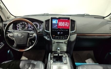 Toyota Land Cruiser 200, 2018 год, 6 500 000 рублей, 14 фотография