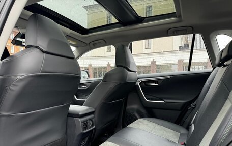 Toyota RAV4, 2024 год, 3 750 000 рублей, 11 фотография
