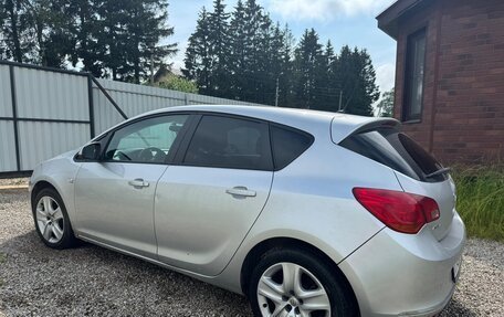 Opel Astra J, 2012 год, 750 000 рублей, 2 фотография