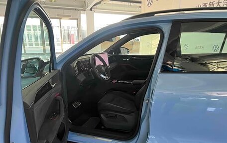 Volkswagen Tiguan, 2025 год, 4 300 000 рублей, 3 фотография