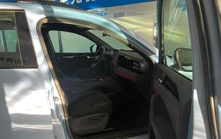 Volkswagen Tiguan, 2025 год, 4 300 000 рублей, 6 фотография