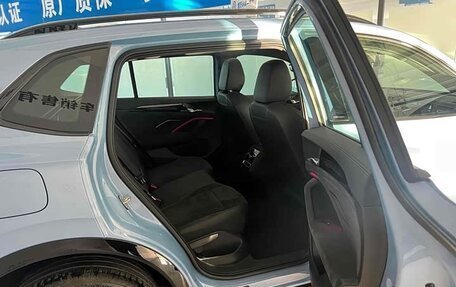 Volkswagen Tiguan, 2025 год, 4 300 000 рублей, 7 фотография