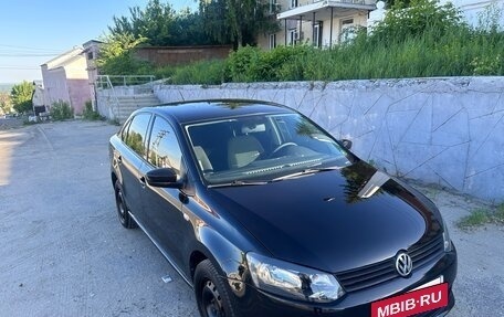 Volkswagen Polo VI (EU Market), 2011 год, 745 000 рублей, 2 фотография