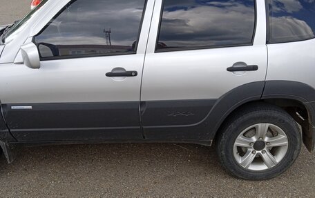 Chevrolet Niva I рестайлинг, 2010 год, 530 000 рублей, 3 фотография