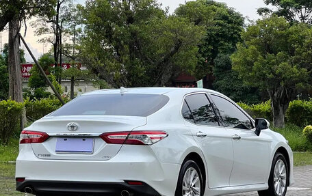 Toyota Camry, 2022 год, 2 226 000 рублей, 2 фотография
