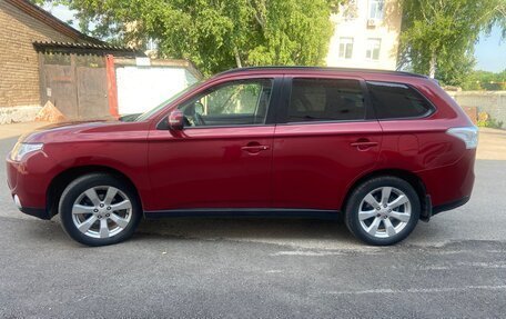 Mitsubishi Outlander III рестайлинг 3, 2013 год, 1 497 000 рублей, 6 фотография