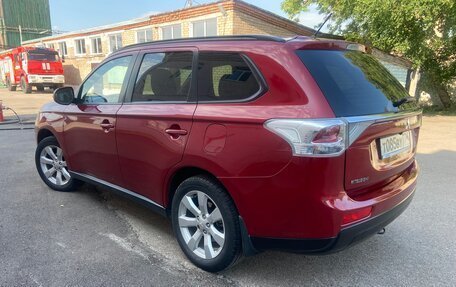 Mitsubishi Outlander III рестайлинг 3, 2013 год, 1 497 000 рублей, 7 фотография