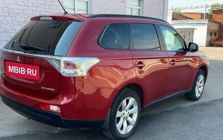 Mitsubishi Outlander III рестайлинг 3, 2013 год, 1 497 000 рублей, 3 фотография