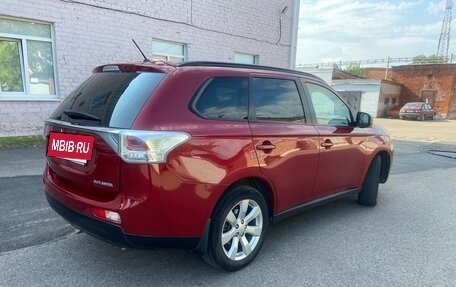Mitsubishi Outlander III рестайлинг 3, 2013 год, 1 497 000 рублей, 10 фотография
