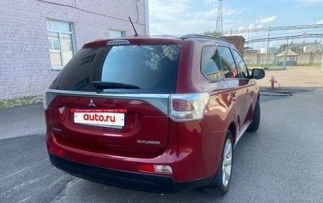 Mitsubishi Outlander III рестайлинг 3, 2013 год, 1 497 000 рублей, 9 фотография