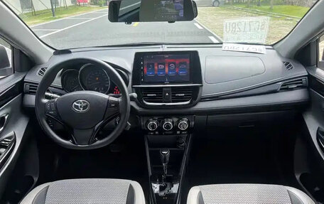 Toyota Vios III, 2022 год, 1 030 000 рублей, 11 фотография