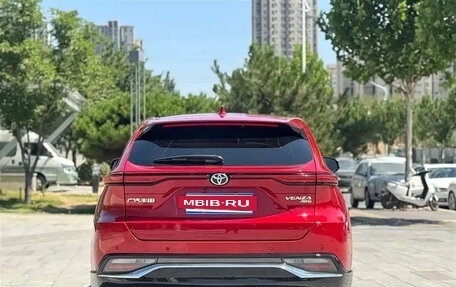 Toyota Venza, 2022 год, 3 250 000 рублей, 5 фотография