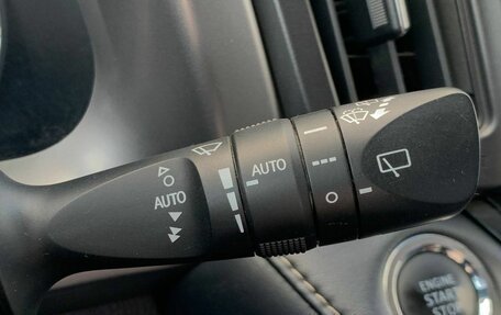 Toyota RAV4, 2018 год, 2 180 000 рублей, 14 фотография